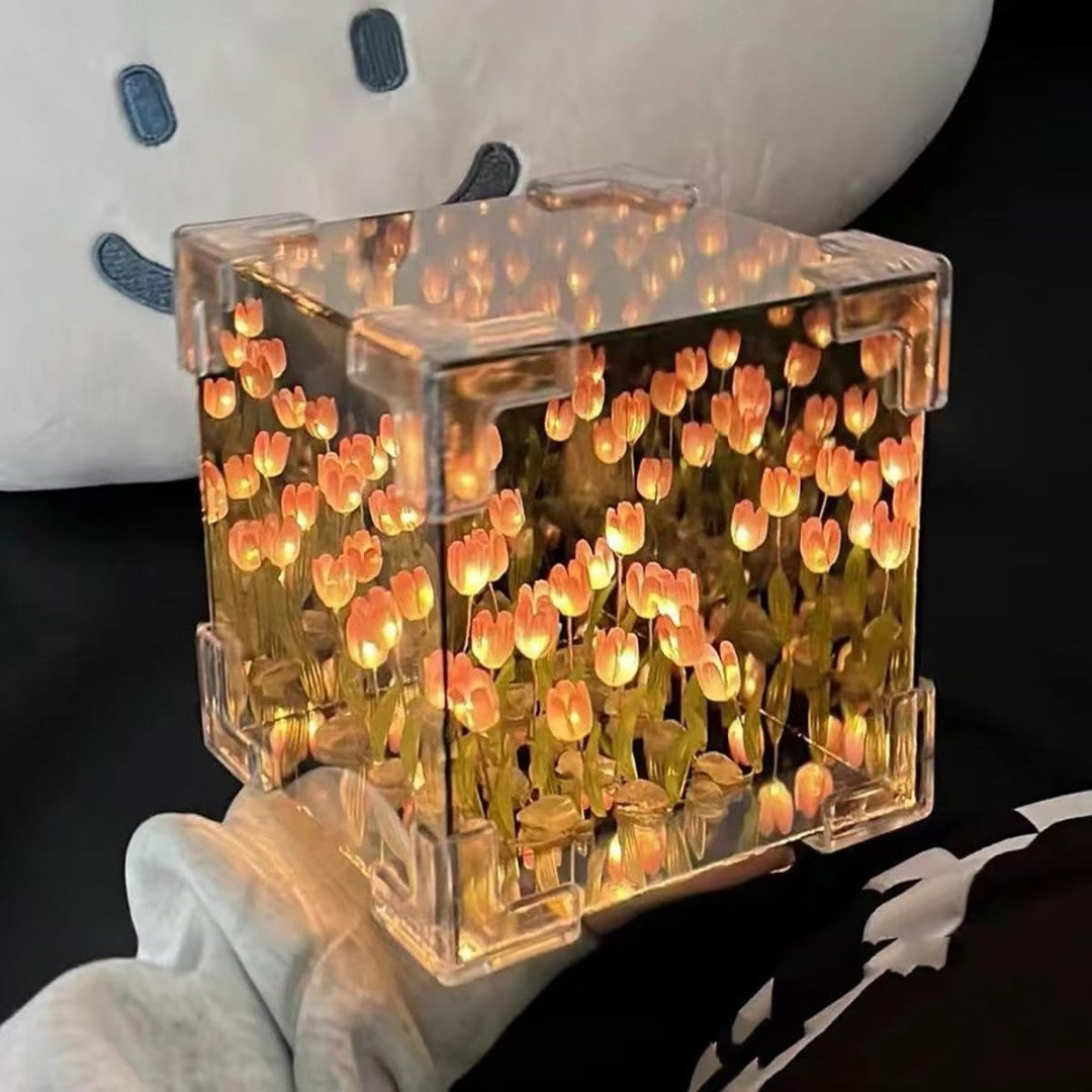 Tulip Mirror Lamp